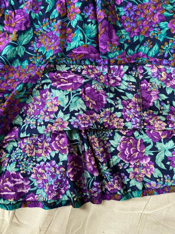 Bold and beautiful vintage purple floral skirt - image 2