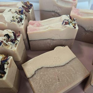 Graceful Rose Gold Tallow Soap – French Pink Clay, Calamine, Rose Petals
