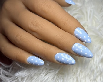 Uñas postizas de lunares almendrados | Uñas postizas reutilizables | Uñas de gel hechas a mano | Uñas minimalistas y elegantes |