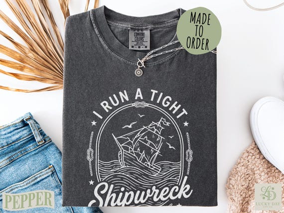 I Run A Tight Shipwreck Comfort Colors®, Funny Mom Life Shirt, Mothers Day Gift for Mom, Retro Homeschool Mama Top
