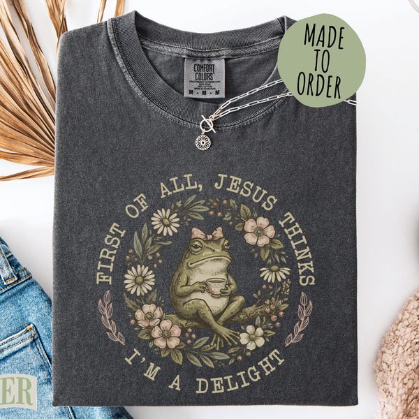 Comfort Colors® Jesus Thinks I'm A Delight Frog Shirt, Funny Christian Faith Top, Retro Whimsical Animal Church Gift for Women