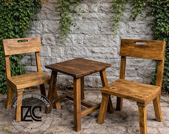 Juego de comedor de madera maciza para dos personas, mesa y sillas de estilo rústico de granja.
