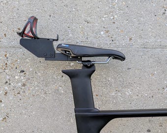 Tija de sillín BTS ISM PN 3.0/3.1 - Carbono modular PAHT-CF - Portabidón aerodinámico con carcasa AirTag y soporte para alforjas - RocketTT