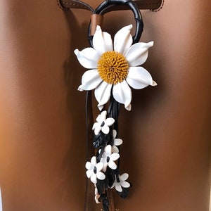 Opps a daisy leather purse charm & keychain