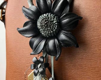 Alexis' leather purse charm & keychain in black