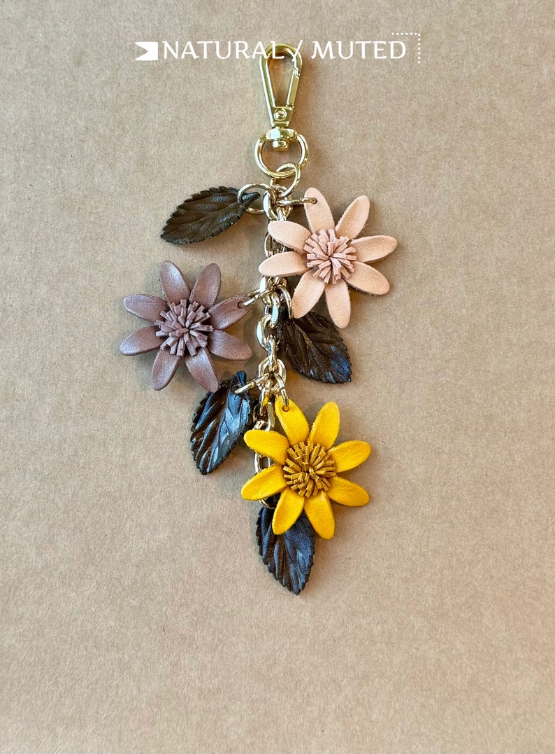 Jannas Leather flowers on chain strand purse / bag charm natural / muted