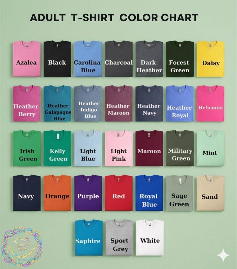 Pu&ograve; includere: Una tabella colori per t-shirt da adulto, con una variet&agrave; di colori tra cui Azalea, Nero, Blu Carolina, Carbone, Heather Scuro, Verde Foresta, Margherita, Heather Berry, Heather Galapagos Blu, Heather Indigo Blu, Heather Maroon, Heather Navy, Heather Royal, Heliconia, Verde Irlandese, Verde Kelly, Blu Chiaro, Rosa Chiaro, Marrone, Verde Militare, Menta, Blu Navy, Arancione, Viola, Rosso, Blu Reale, Verde Salvia, Sabbia, Zaffiro, Grigio Sportivo e Bianco.