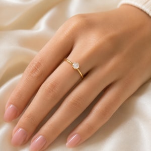 925 sterlingsilver solitärring, 4 mm simulerad diamant, minimalistiska löfte ring smycken