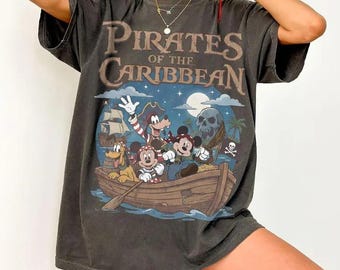 レトロなミッキー＆フレンズ パイレーツ・オブ・カリビアン コンフォートカラーズ シャツ、パイレーツ ジャック・スパロウ Tシャツ、ディズニー クルーズ パイレーツ ナイト シャツ