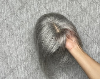 ふんわりとした前髪付き人毛ヘアピース、グレーシルバー、シルクベース、長さ25cm