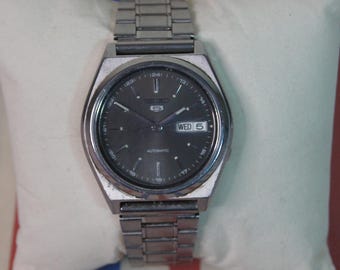 1997 Seiko 5 Gent's Stainless Steel Automatic Day/Date Watch 7S26-8760 “F” Japan
