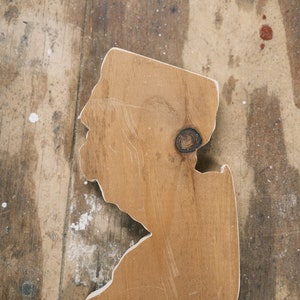 reclaimed wood jersey cutout / pine image 4