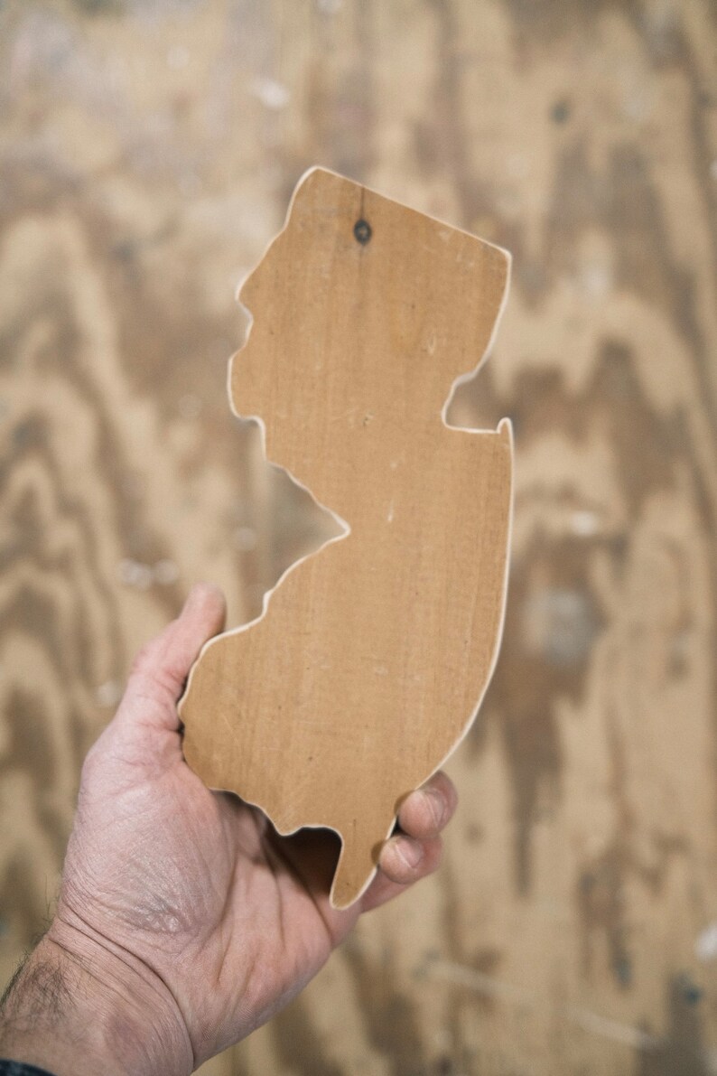 reclaimed wood jersey cutout / pine image 1