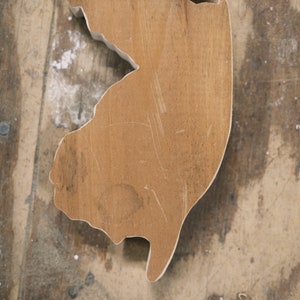reclaimed wood jersey cutout / pine image 6