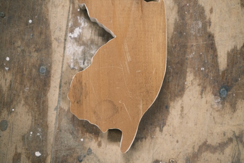 reclaimed wood jersey cutout / pine image 6