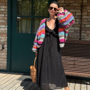 Oversized alpacavest – grofgebreide trui, ballonmouwen, kleurrijke mohairmix