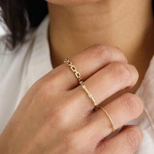 Gold Chain Ring, Minimalist Link Ring, Dainty Stacking Ring, Paperclip Chain Ring, Modern Everyday Jewelry, Unique Band Gift