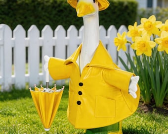 Strój gęsi z płaszczem przeciwdeszczowym na ganku, Strój gęsi z płaszczem przeciwdeszczowym na dziedzińcu, Strój gęsi z płaszczem przeciwdeszczowym w stylu brytyjskim, Dostępny w kolorze żółtym i różowym