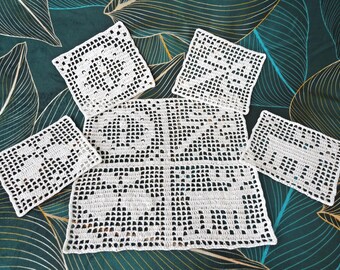 Juego de 5 servilletas cuadradas blancas con motivos navideños, artesanales, tapetes de algodón con encaje hechos a mano.