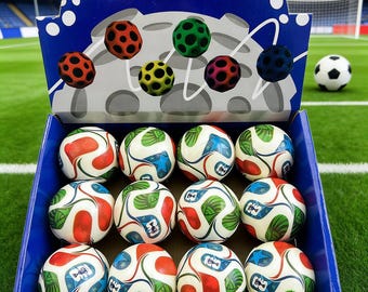 Colección de mini pelotas de fútbol, baloncesto, béisbol y tenis para fiestas infantiles.