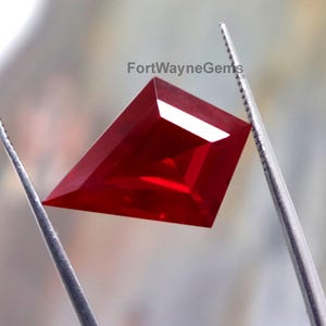 Rubino rosso scuro raro, taglio eccellente, sfaccettato, pietra preziosa sciolta (10,3 carati, Birmania), pietra non riscaldata e non trattata, autentico rubino rosso, ideale come regalo di compleanno.