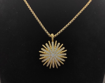 Collar con colgante David Custom Gold Sunburst, joyería de cable trenzado de inspiración de diseñador, collar llamativo de lujo con cadena tipo caja para mujer.