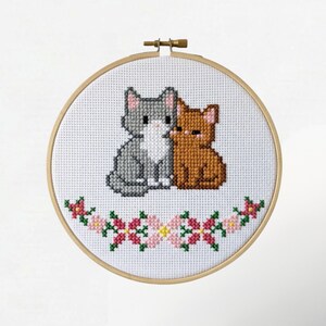 Patrón de punto de cruz de dúo de gatos florales, diseño de bordado de animales (descarga en PDF)