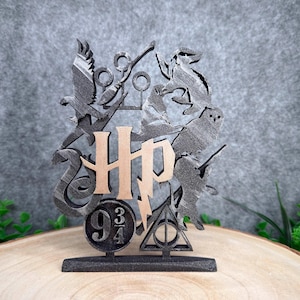 Statuette Harry Potter - Symboles Magiques - Poudlard - Reliques de la Mort - Quai 9 ¾ - Décoration Intérieure - Peinture à la Main - Œuvre d'Art Imprimée - Objet de Collection