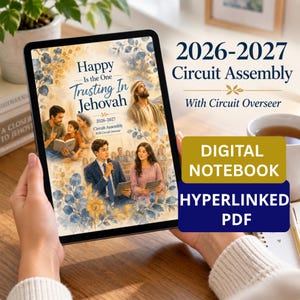 Op de afbeelding: Een digitale tablet met een notitieboek voor de kringvergadering 2026-2027, voorzien van een aquarelillustratie van mensen en de tekst Happy Is the One Trusting In Jehovah. Het scherm toont ook de tekst 2026-2027 Circuit Assembly With Circuit Overseer.