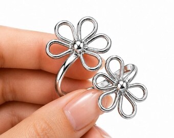 Silver Daisy Flower Ring, Open Floral, Minimalist Adjustable Jewelry