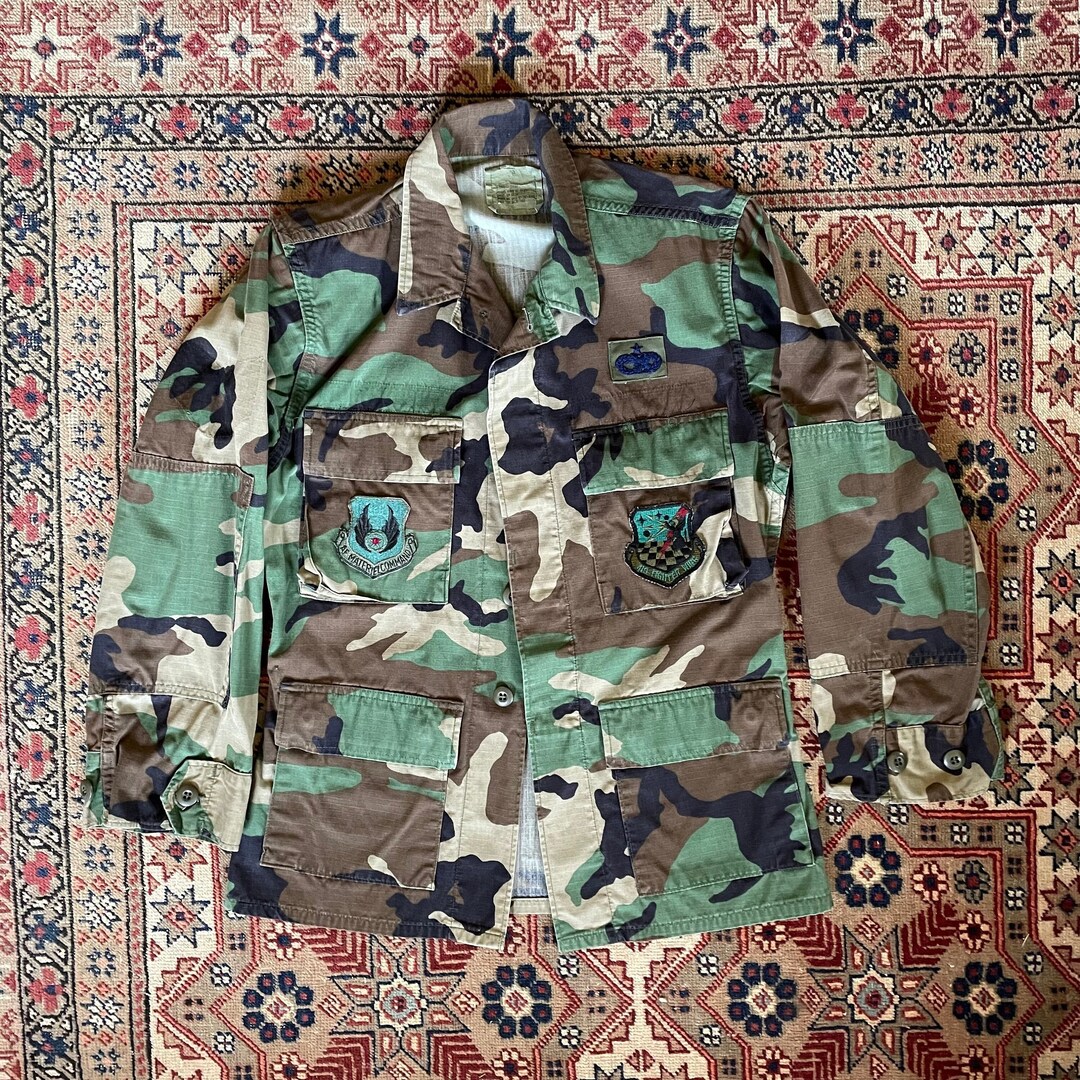Vintage 90s Camo Military Jacket, US Air Force Combat Coat, Air Force Patches, US Military Jacket, Woodland Camo Jacket, XS - Etsy Vintage 90s Camo Military Jacket, US Air Force Combat Coat, Air Force Patches, US Military Jacket, Woodland Camo Jacket, XS - Etsy