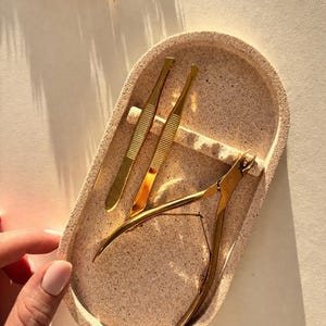 Oval manikyrverktygsbricka | Minimalistisk frans- och nagelkonstnärsorganisatör