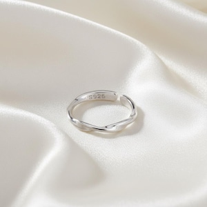 925スターリングシルバー製ツイストワイヤーリング – ミニマルでエレガントな女性用結婚指輪