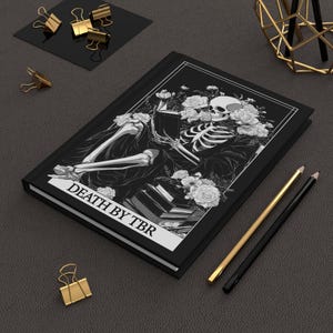 Diario de Muerte por TBR, Un Capítulo Más, Diario de Lectura, Whimsigoth, Regalo Literario, Diario de Tarot, El Tarot del Lector, Regalo para Lectores de Contenido Erótico