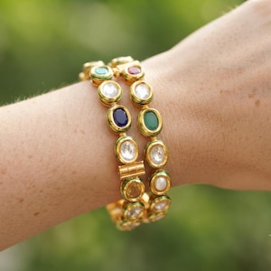 ROZ-506 Prachtige Pakistaanse stijl armbanden met meerdere edelstenen en vergulde kundan-steentjes, een luxe cadeau.