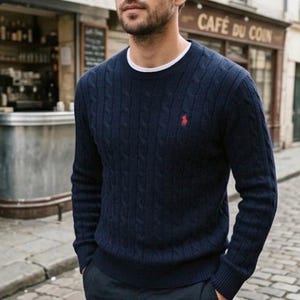 Peut inclure: Panneau en bois rustique avec l'inscription "Welcome to our home" en lettres blanches. Le panneau présente une finition vieillie et un design simple et accueillant, idéal pour un porche ou une entrée.