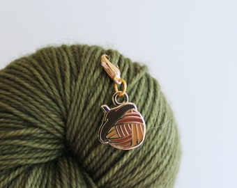 Acorn Progress Keeper / Stitch Marker