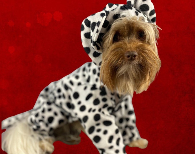 Dalmatian costume for dogs up to 20 pounds! Cruela is something i just made to show ideas, this listing is only for dalmatian costume!