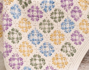 Hakenpatroon voor een Blossom Grandma Square deken, bloemendeken, knuffeldeken voor een tweeling, direct te downloaden als PDF.