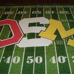 College Table Runner:  Personalized Tailgate Table Runner,  college football, high school football, tailgate party, homecoming, custom