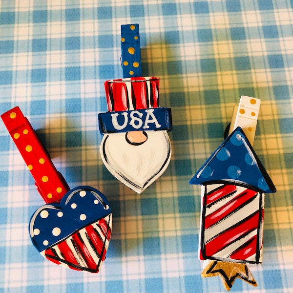 SET OF 3 4th of July Clothespins Magnets Fridge magnets Grocery shopping list magnet cute handpainted handcrafted wooden magnets