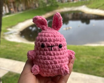 Handmade Pink Crochet Bunny Plush Toy, Amigurumi Rabbit, Soft Yarn Decor