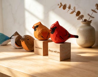 Houten vogelbeeldje, mollig roodborstje beeldje, handgesneden houten vogel, cadeau voor vogelliefhebbers, rustiek houten vogelornament, Moederdagcadeau