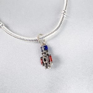 Pingente de Natal Quebra-Nozes Móvel - Presente Personalizado - Joias para Presentear Ela