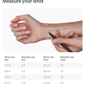 May include: Image showing a size guide for bracelets. The text reads "Size guide" and "Measure your wrist." A chart provides wrist and bracelet sizes in inches and centimeters, ranging from 5.5 inches (14 cm) to 7.5 inches (19 cm).