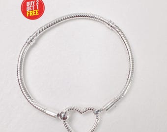 Bracelet en argent sterling à chaîne serpent avec fermeture en forme de coeur Pandora Moments S925 Cadeaux personnalisés Bijoux cadeaux