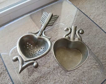 Vintage Pewter Heart Arrow Tea Strainer With Drip Dish – Beehive Handmade