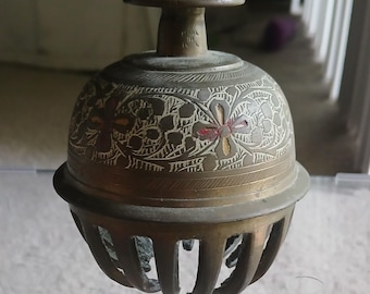 Elefantenkralle Glocke Vintage verzierte indische aus massivem Messing 4 "mit handgeätzten Blumen