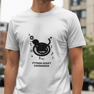 Puede incluir: Un juego de tres tazas de cerámica con un acabado mate moteado. Las tazas son de color crema, gris claro y gris oscuro. Cada taza tiene un diseño simple y minimalista y un asa redondeada. Las tazas están apiladas.