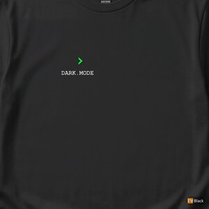 Camiseta Dark Mode Lifestyle / Programador / Desenvolvedor, Hacker, Coder / Camiseta com Logo Minimalista